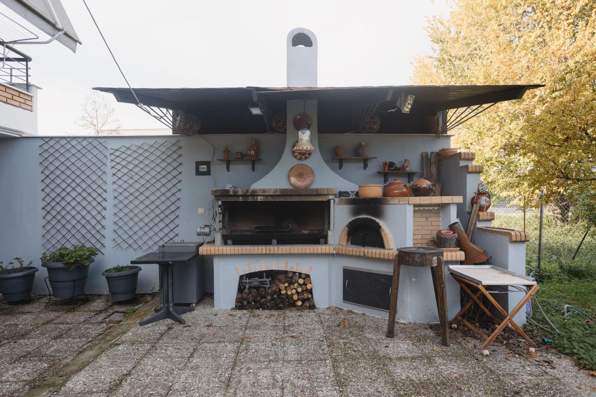Billiard Home In Trikala Eksteriør bilde