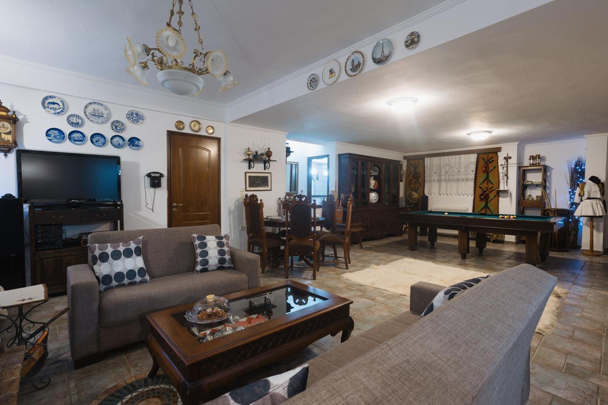 Billiard Home In Trikala Eksteriør bilde
